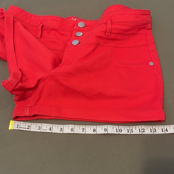 NO BO mid rise   Red color womens shorts size 17” - Picture 10 of 11